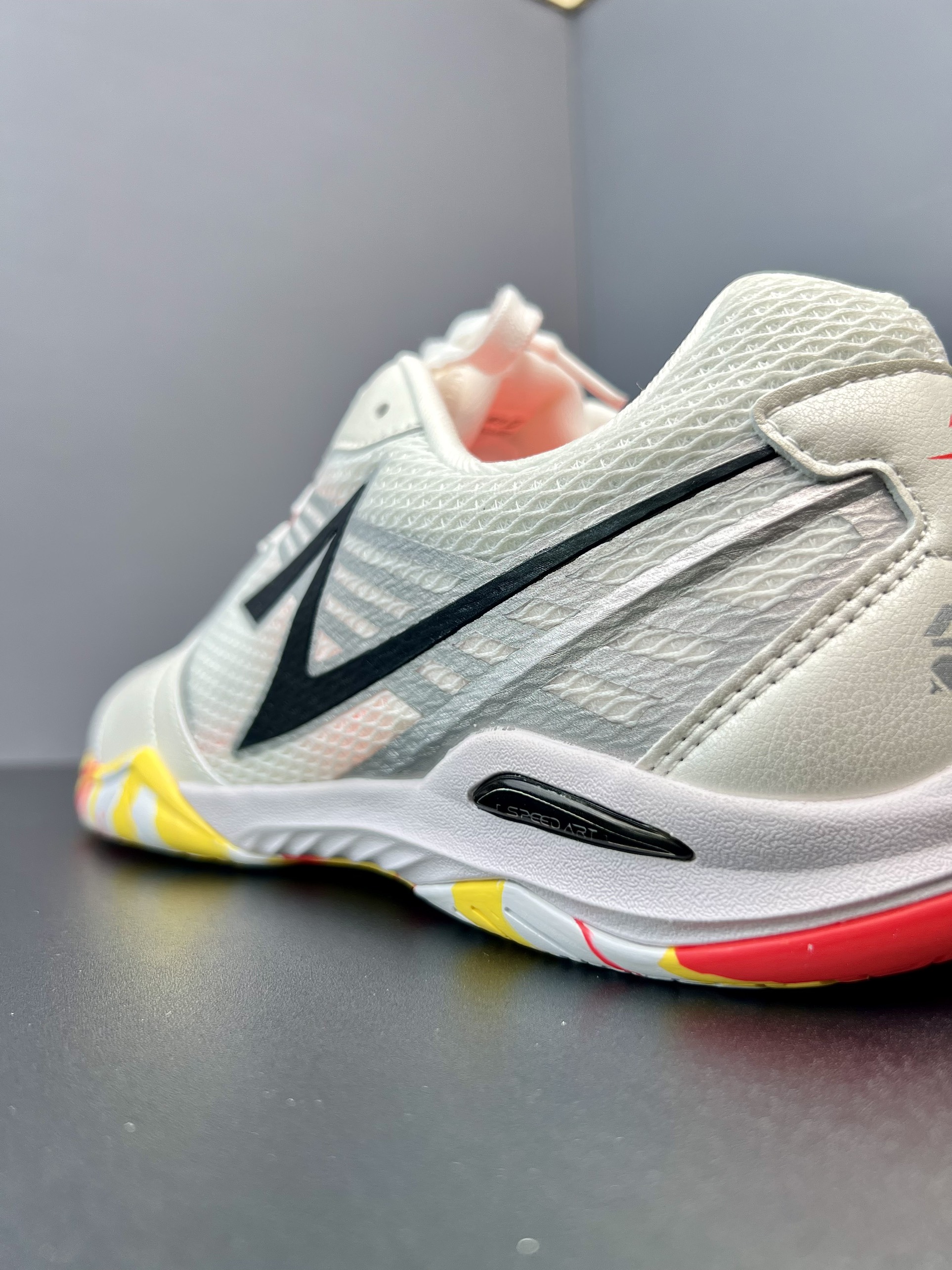Giày Bóng Bàn Speed Art 28020 Trắng Xanh Dương - Tốc Độ, Hiệu Suất, Phong Cách, Chuyên Nghiệp Và Bền Bỉ