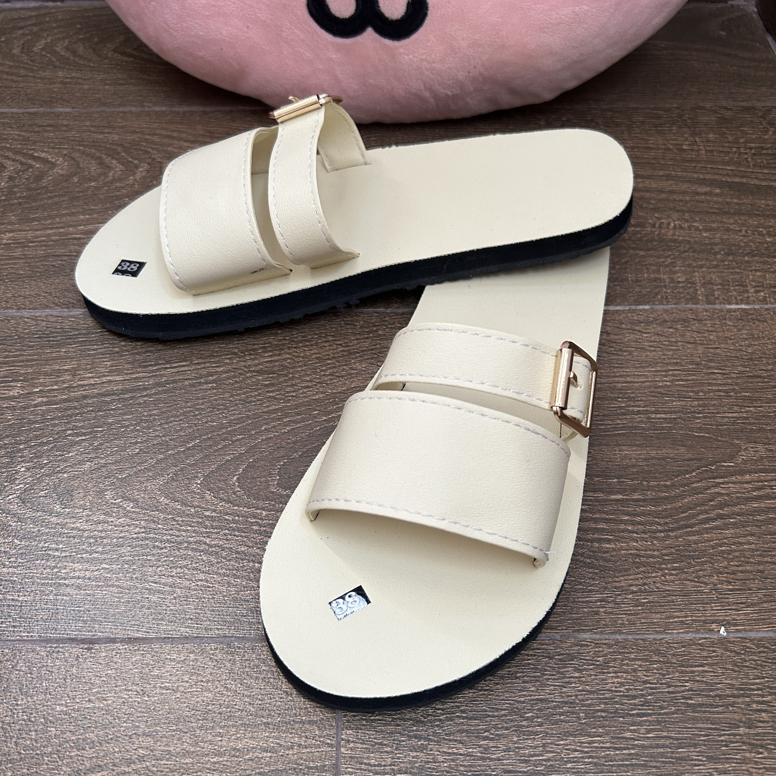 Dép sandal Nữ quai da mềm Đế bệt Cao Su ôm chân LYNA Sandal