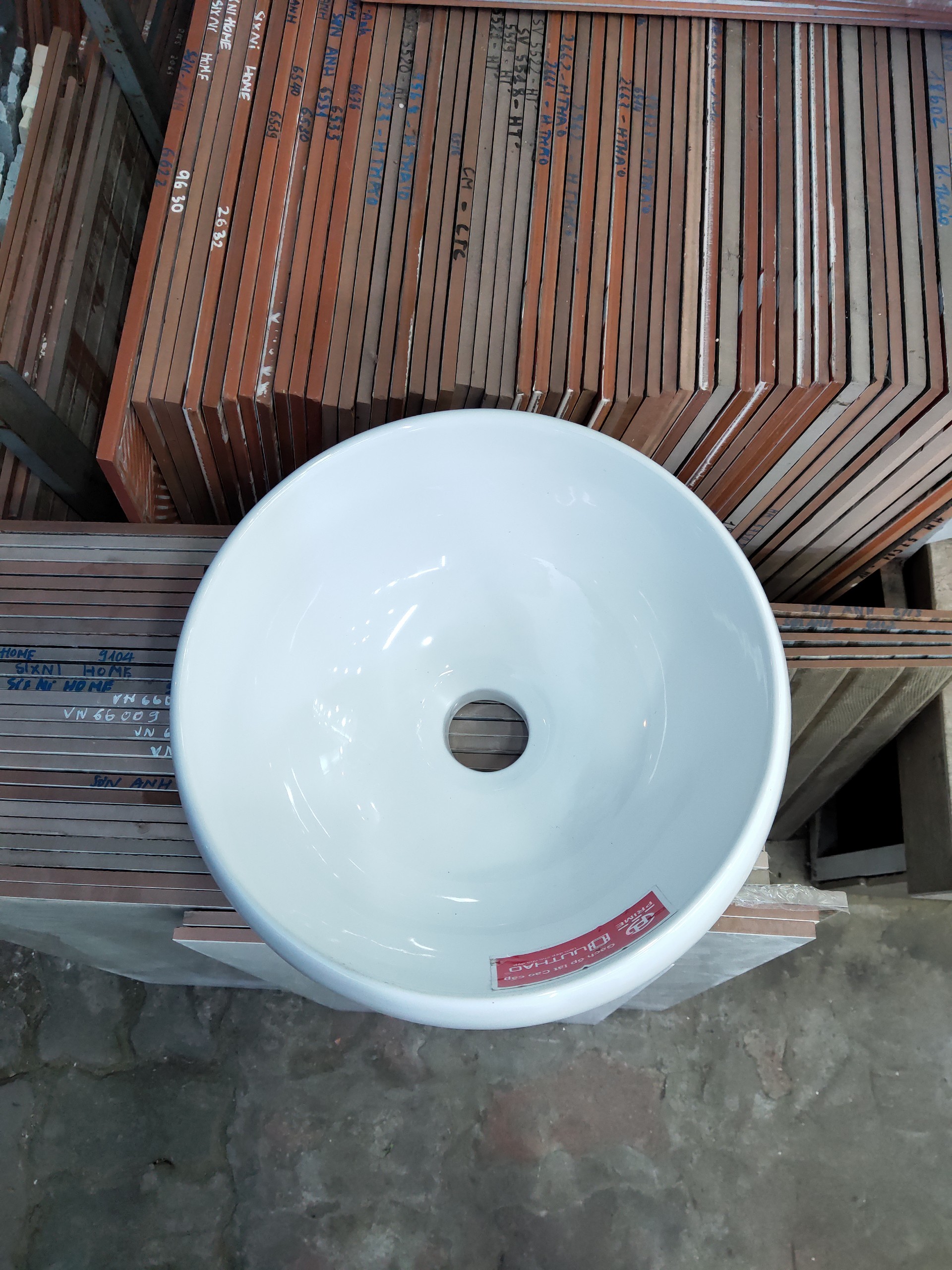 CHẬU LAVABO ĐẶT BÀN HÌNH TRÒN KÍCH THƯỚC BÉ