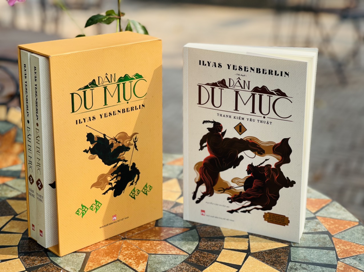 Boxset Trọn bộ 3 tập – bìa mềm DÂN DU MỤC – Ilyas Yesenberlin  Nguyễn Văn Chiến dịch  Nxb Phụ Nữ
