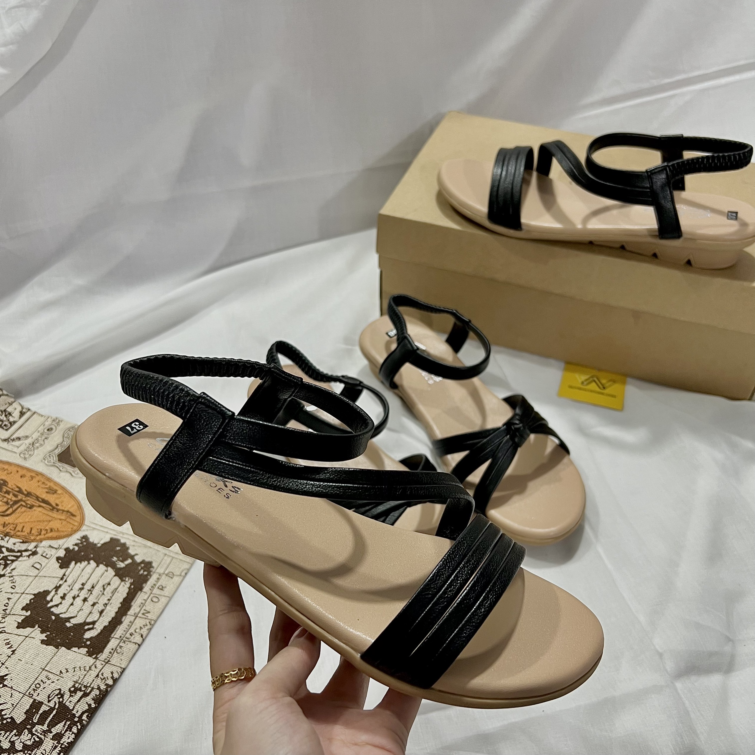 Giày Sandal Nữ Quai Ngang Dây Chéo Cao 2cmBánh Mì Duy Nhật Store Phối Khóa Da Mờ Học Sinh Đi Học Đẹp Đơn Giản Bền Đế Cao