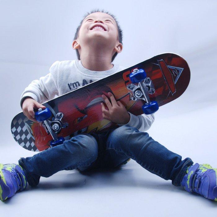 Ván Trượt Thể Thao Skateboard Cho Bé, Ván Trượt Trẻ Em Nhiều Màu Sắc, Họa Tiết (Giao màu ngẫu nhiên)