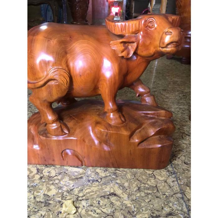 Tượng Gỗ Mỹ Nghệ Chạm Con Trâu đứng đep kích thuóc dài 50cm cao 40cm Anh Chị trưng phòng khách nhà , công ty ý nghĩa biểu tượng Con Trâu làm đầu cơ nghiệp giống như công sức mình làm lụng vất vả có ngày thành đạt ,may mắn &amp; thành công ạ