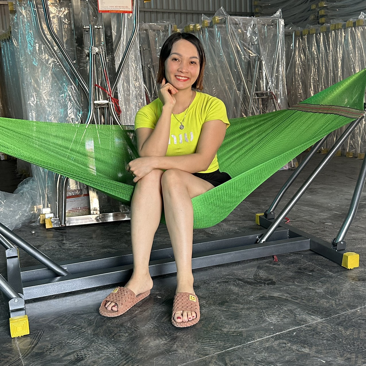Võng sắt sơn dày 1,2 li nặng 11 kg + lưới trọn bộ