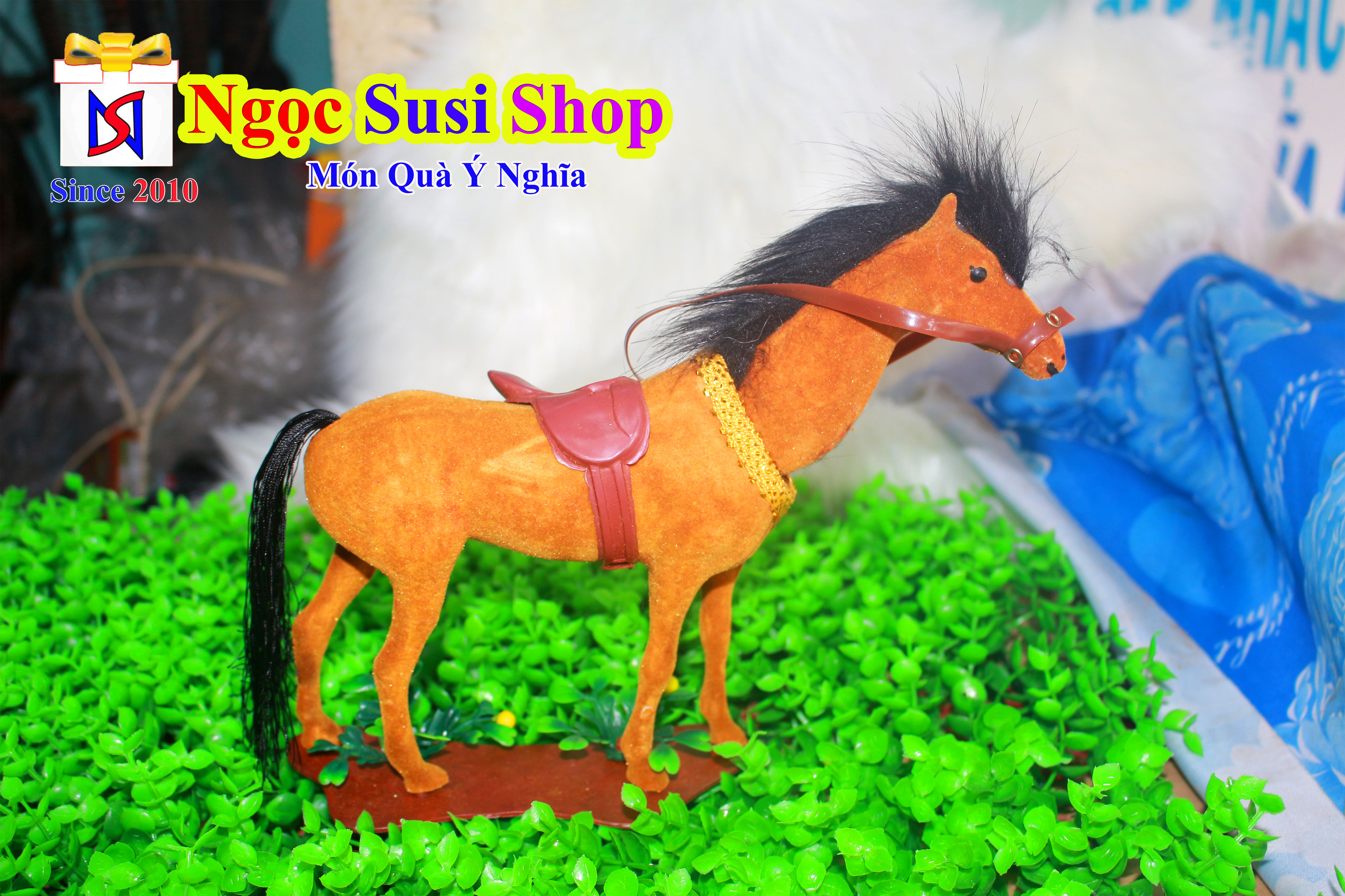 NGỰA LẮC ĐẦU ĐỂ XE HƠI Ô TÔ PHONG THỦY - NGẪU NHIÊN MÀU