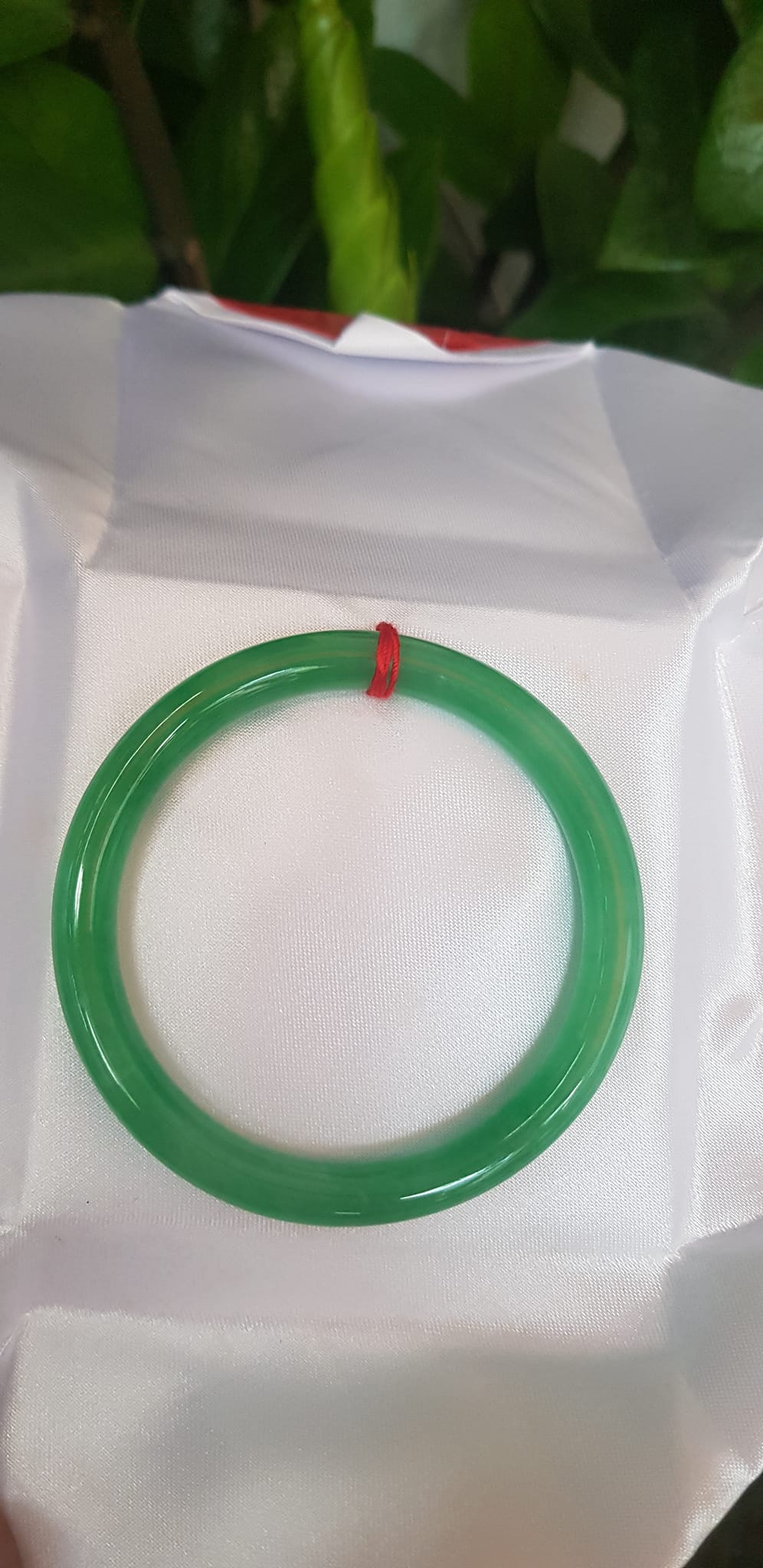 Vòng cẩm thạch Đậu Lý AI CN 53mm Ni 53mm x cọng 7mm Màu xanh Ngọc Đậm đều bóng đẹp xinh xắn Hợp Nữ mệnh Mộc mệnh Hỏa mệnh Thủy 52kg-56kg đeo đẹp ạ