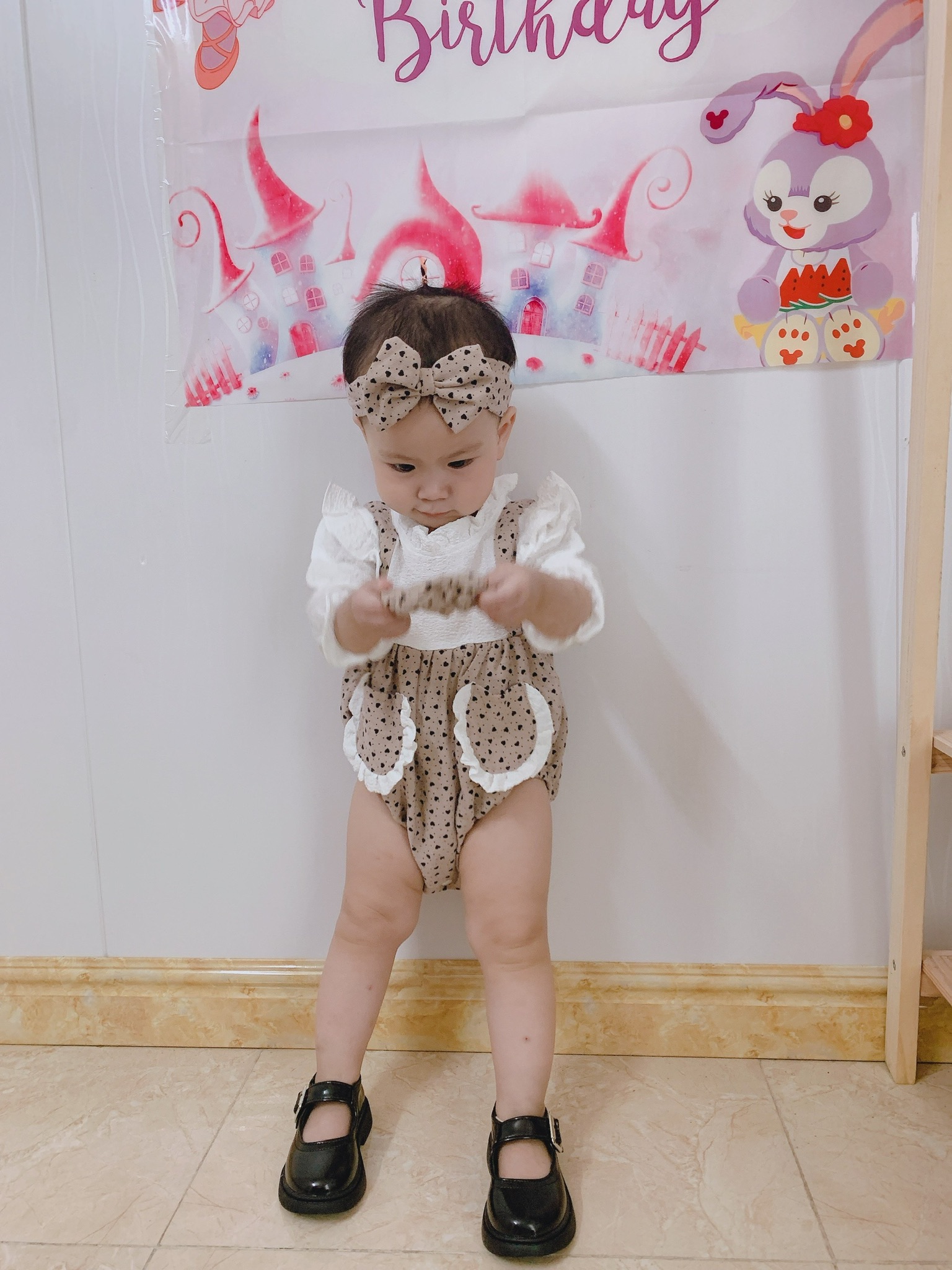 Body Tim Đen Trên Nền Be Phối Trắng Sang Chảnh Cho Bé