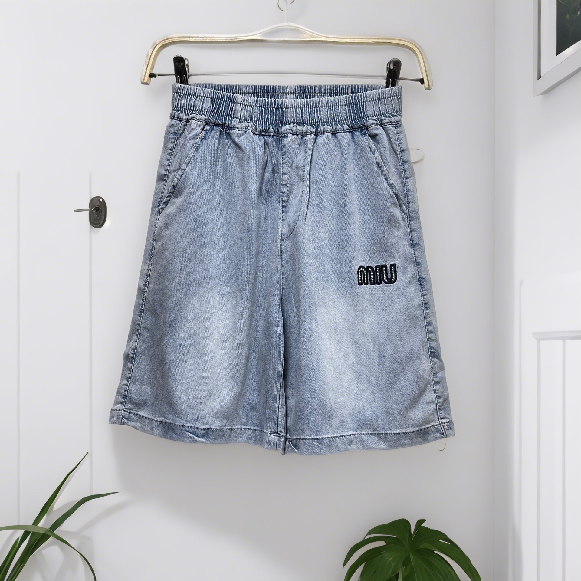 Quần jean bé gái lửng size đại 9-15 chữ MIU đính đá vải cao cấp kiểu dáng thời trang
