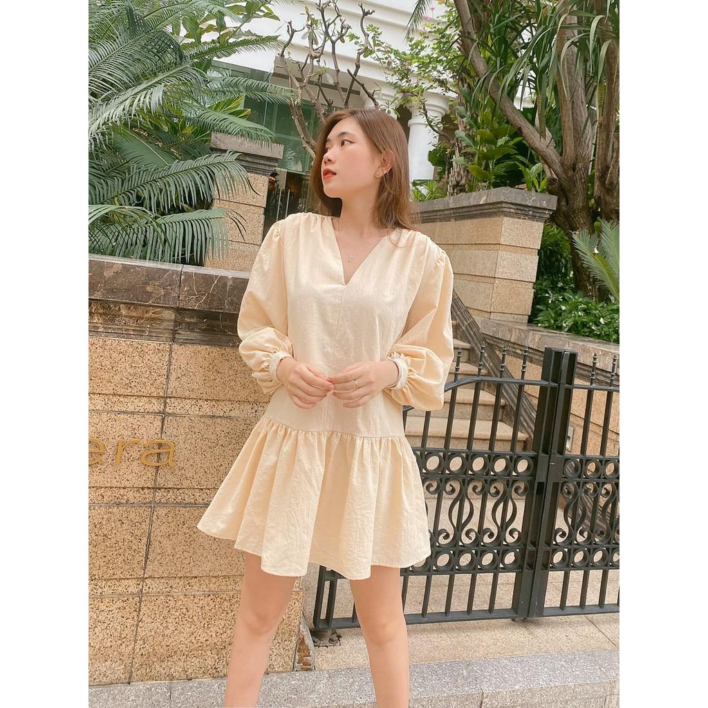 Đầm form rộng màu kem