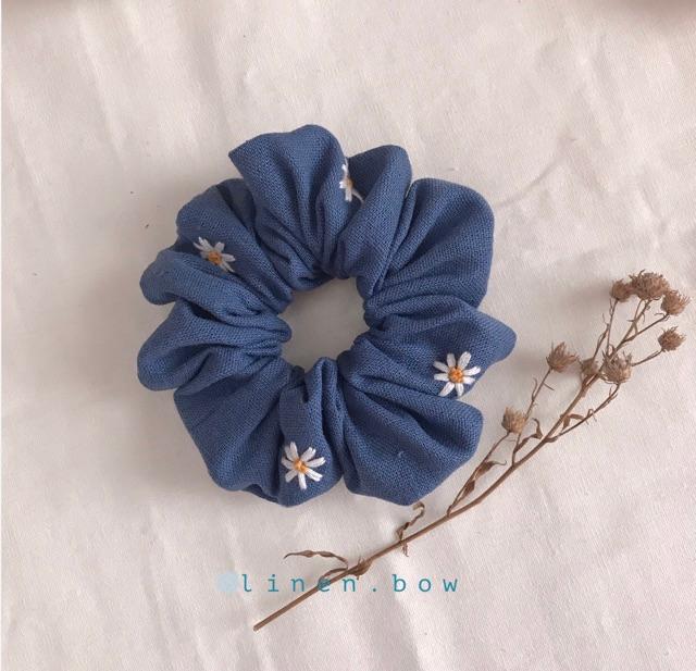 Scrunchies linen thêu hoa