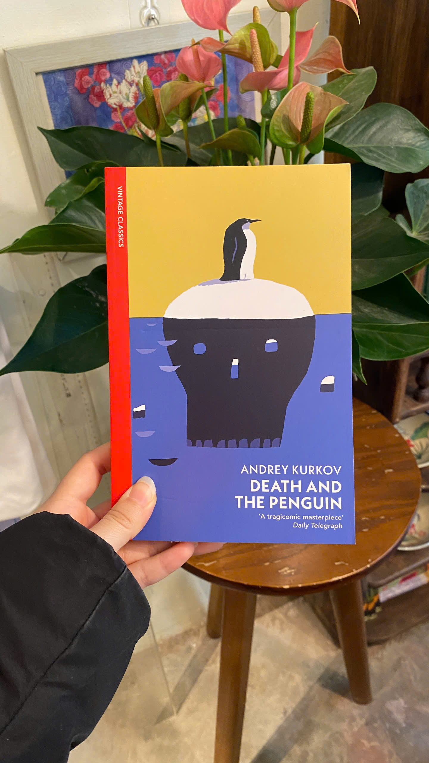 Sách - Death and the Penguin by Andrey Kurkov | Mystery / Crime Fiction / Ngoại văn Nhập khẩu