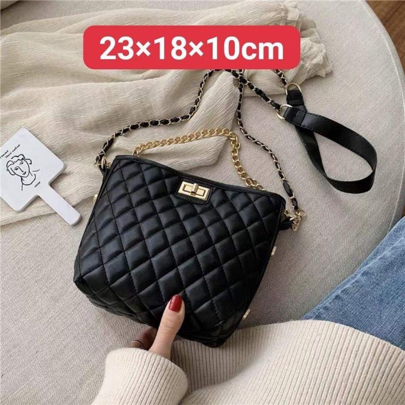 Túi Đeo Chéo Nữ Da Mềm Trần Trám Khóa Xoay T9633