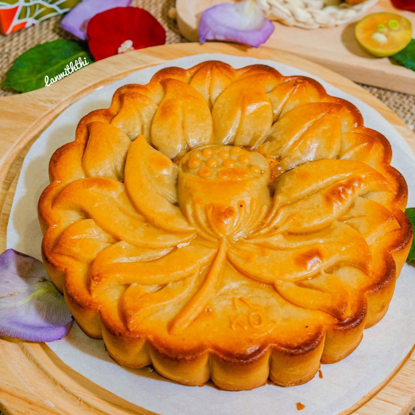 BÁNH TRUNG THU MẶT TRĂNG 0022: HẠT SEN MACCA - KHOAI MÔN HẠNH NHÂN 6 TRỨNG 600G - Thành Long - VIỆT NAM