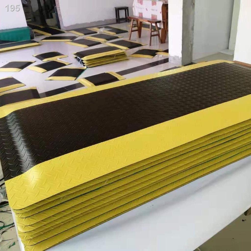 Thảm cao su chống trơn trượt lót sàn tĩnh điện mỏi chân nhà xưởng bếp công nghiệp