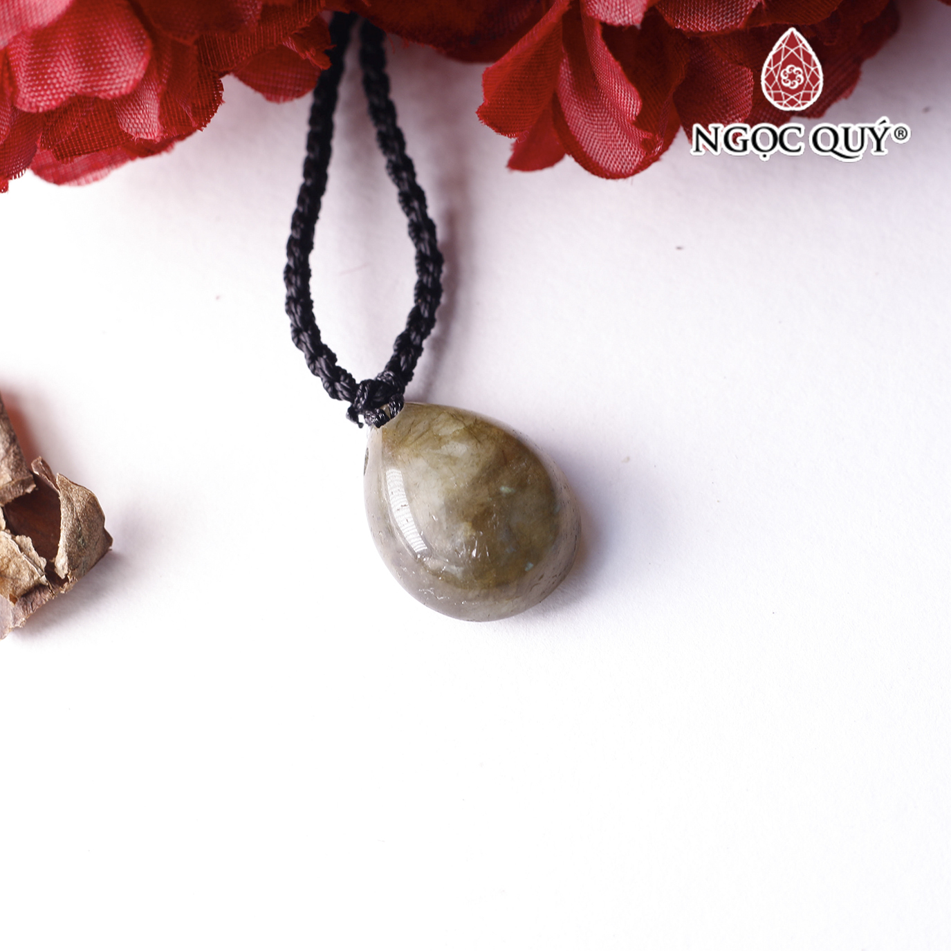 Mặt dây chuyền hình giọt nước đá xà cừ ánh xanh 15x20mm mệnh thủy kim - Ngọc Quý Gemstones