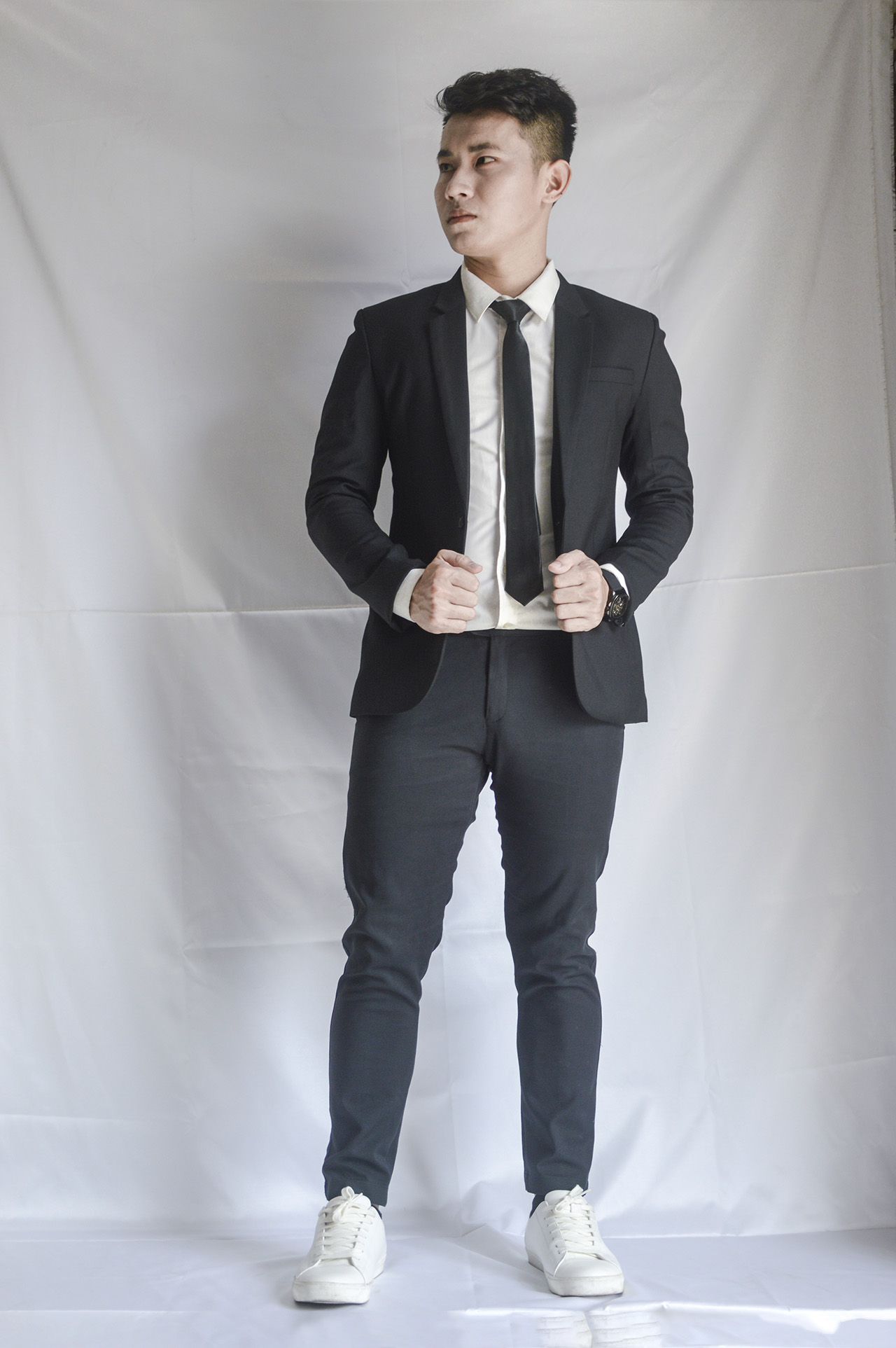 Bộ vest nam màu đen form ôm body chất liệu vải mềm mịn tặng combo phụ kiện