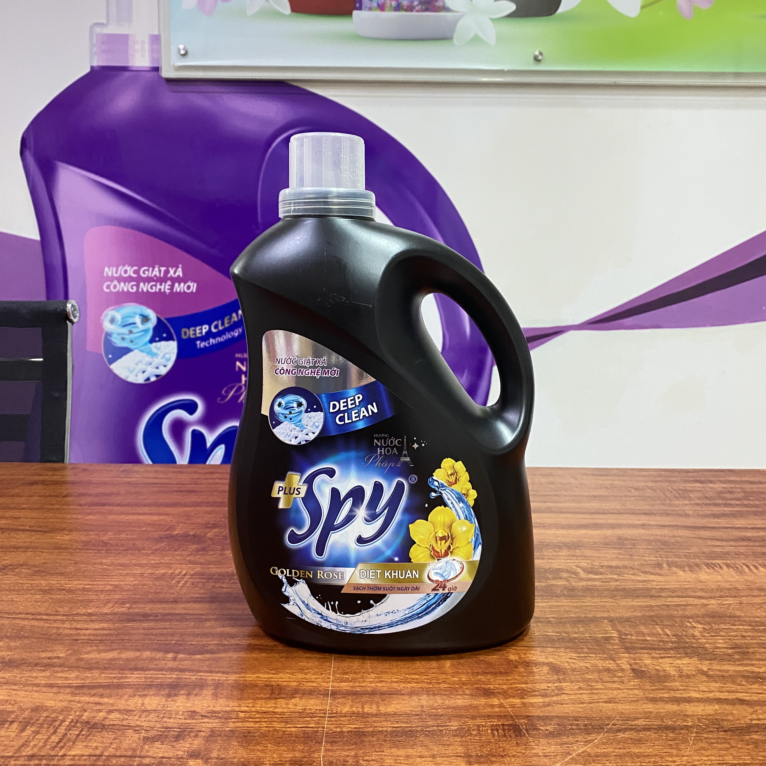 Can nước giặt 3,6 kg SPY Deep Clean Plus khử mùi diệt khuẩn, sạch sâu, thơm lâu giúp làm mềm vải