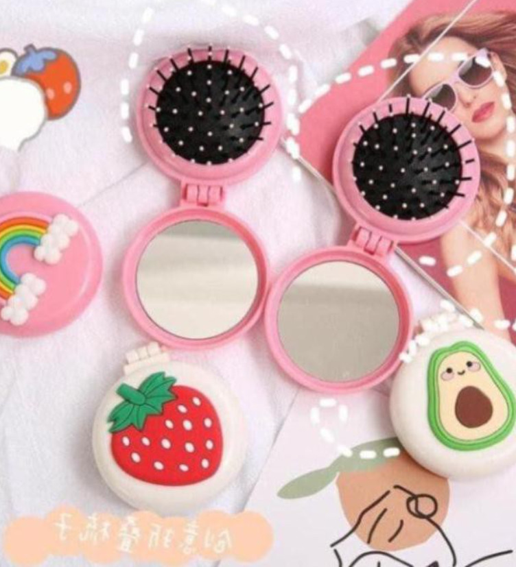 Gương Kèm Lược Massage Cầm Tay Nhỏ Gọn Xinh Xắn,Gương Lược Mini Gấp Gọn,Lược Tròn Chải Tóc Kiêm Gương Đa Năng Thiết Kế