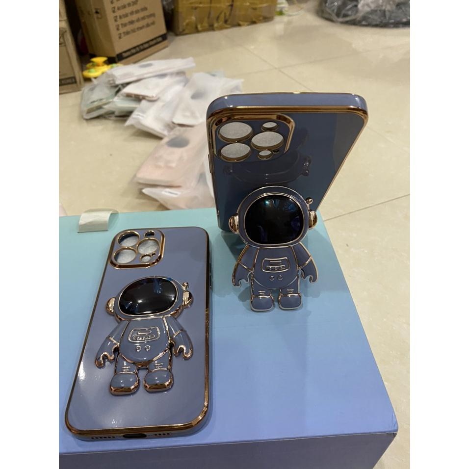 Ốp Điện Thoại Có Giá Đỡ Hình Phi Hành Gia 3D Cho Iphone 11-12-13 Pro Max - Cho Dòng 3 Mắt