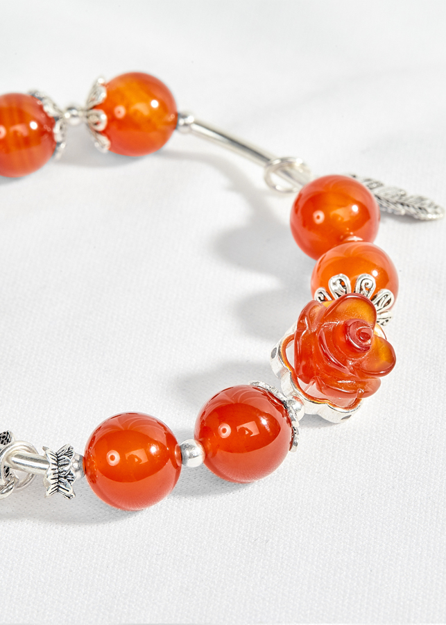 Vòng tay thiên nhiên phối hoa mẫu đơn Ngọc Quý Gemstone