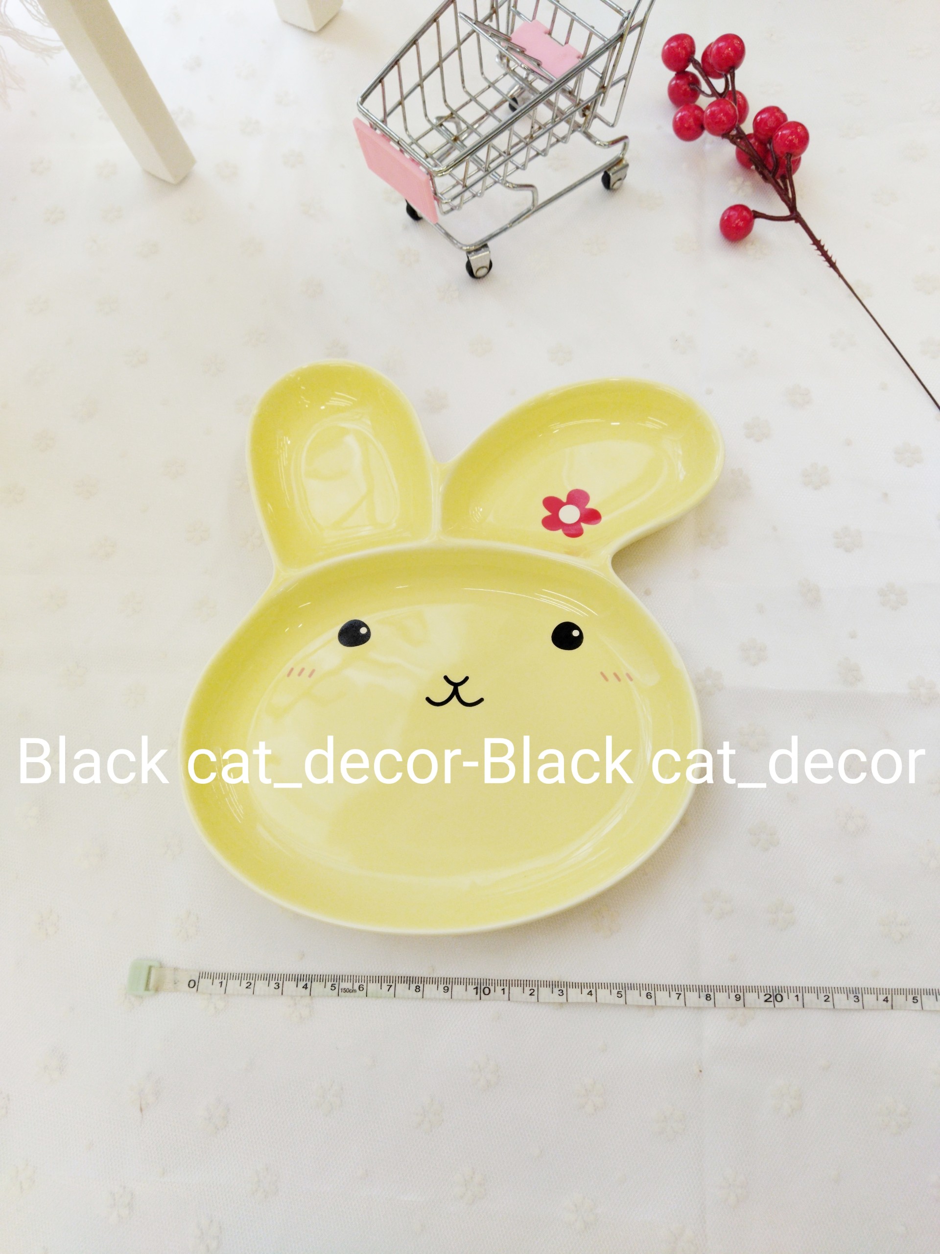 Set dĩa gốm sứ cao cấp kiểu dáng hình thỏ dễ thương.