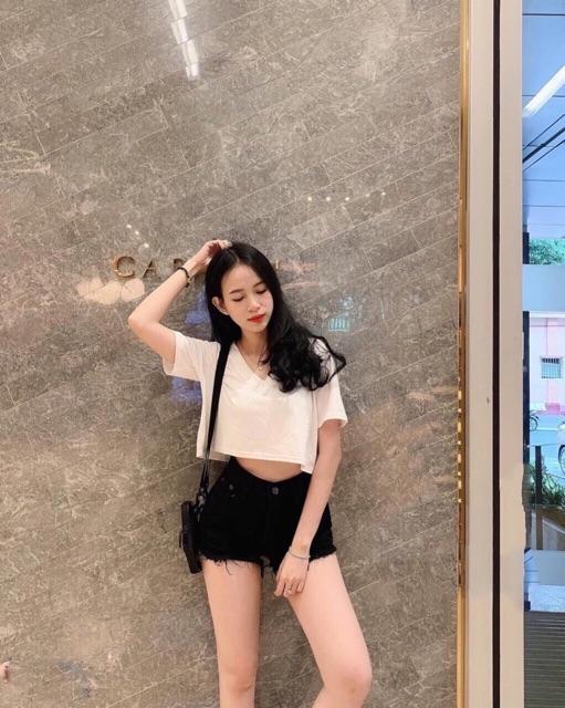 Short jean lai tua đen- trắng