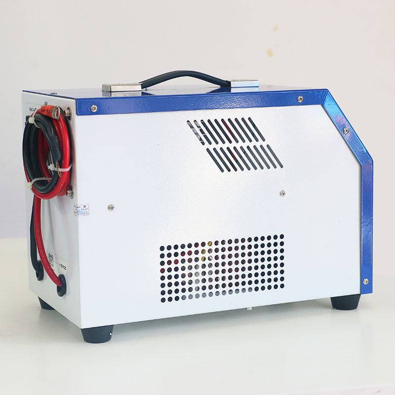 Bộ Đổi Nguồn / Kích Điện Sine 1000VA có sạc lưới, màu xanh dương SolarV