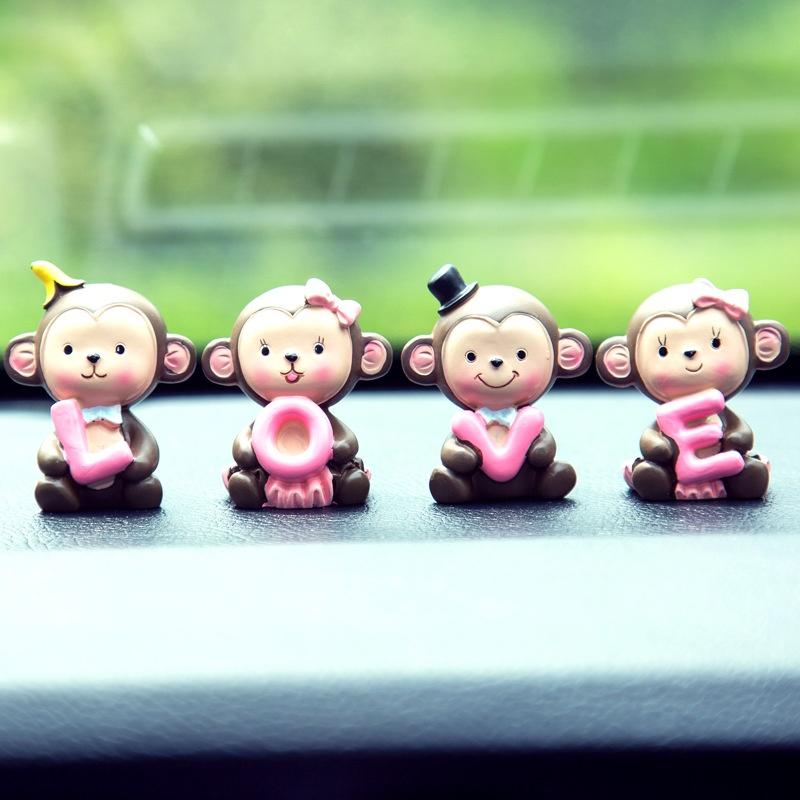 Mô Hình Chú Khỉ Dễ Thương Dùng Trang Trí Xe Hơi
