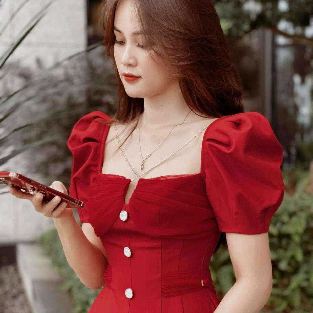 ĐẦM TIỆC SANG TRỌNG PHỐI DÂY XÍCH TRƯỚC CỔ CỰC KỲ ẤN TƯỢNG, CÁ TÍNH, TAG NÚT XỊN SÒ