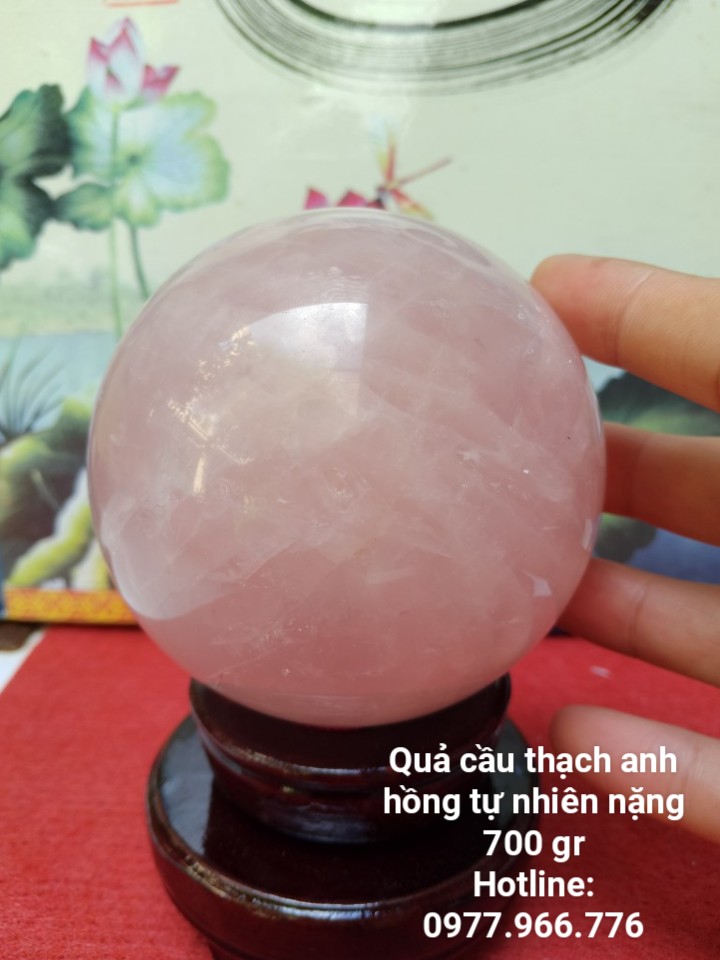 Quả Cầu Đá Thach Anh Hồng Phong Thủy Có Tặng Kèm Đế Gỗ Xoay