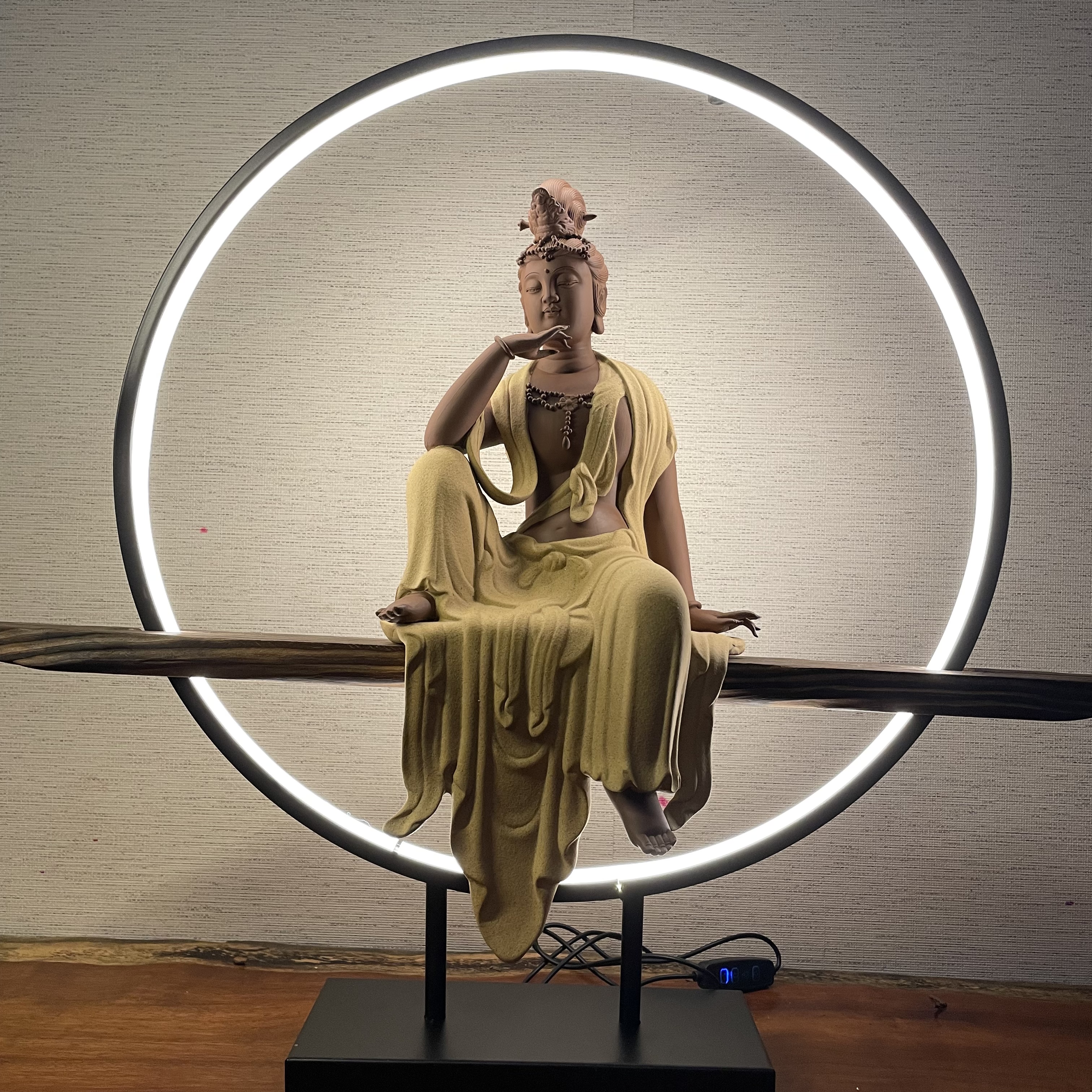 Tượng Quan Âm Tự tại