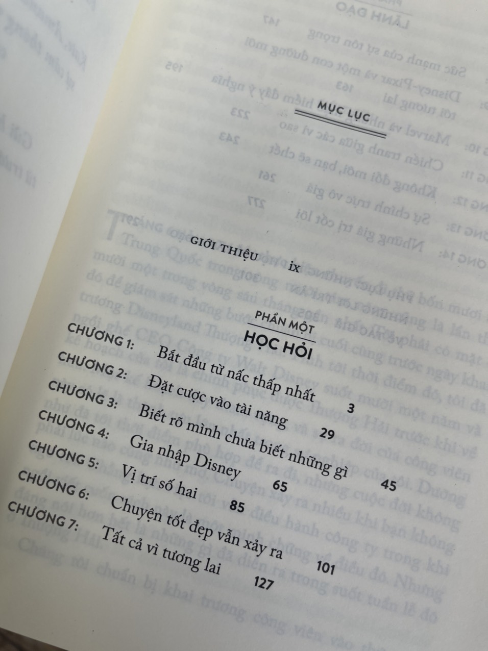 (New York Times BestSeller) HÀNH TRÌNH MỘT ĐỜI NGƯỜI - NHỮNG ĐÚC KẾT TỪ 15 NĂM Ở VỊ TRÍ CEO CÔNG TY WALT DIS.NEY – Robert Iger - Nhà xuất bản Trẻ (bìa mềm)