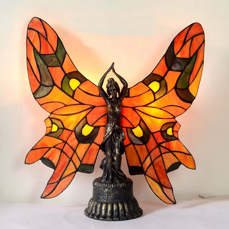 Đèn bàn trang trí DandiHome - đèn kính màu phong cách Tiffany họa tiết Butterfly Lady