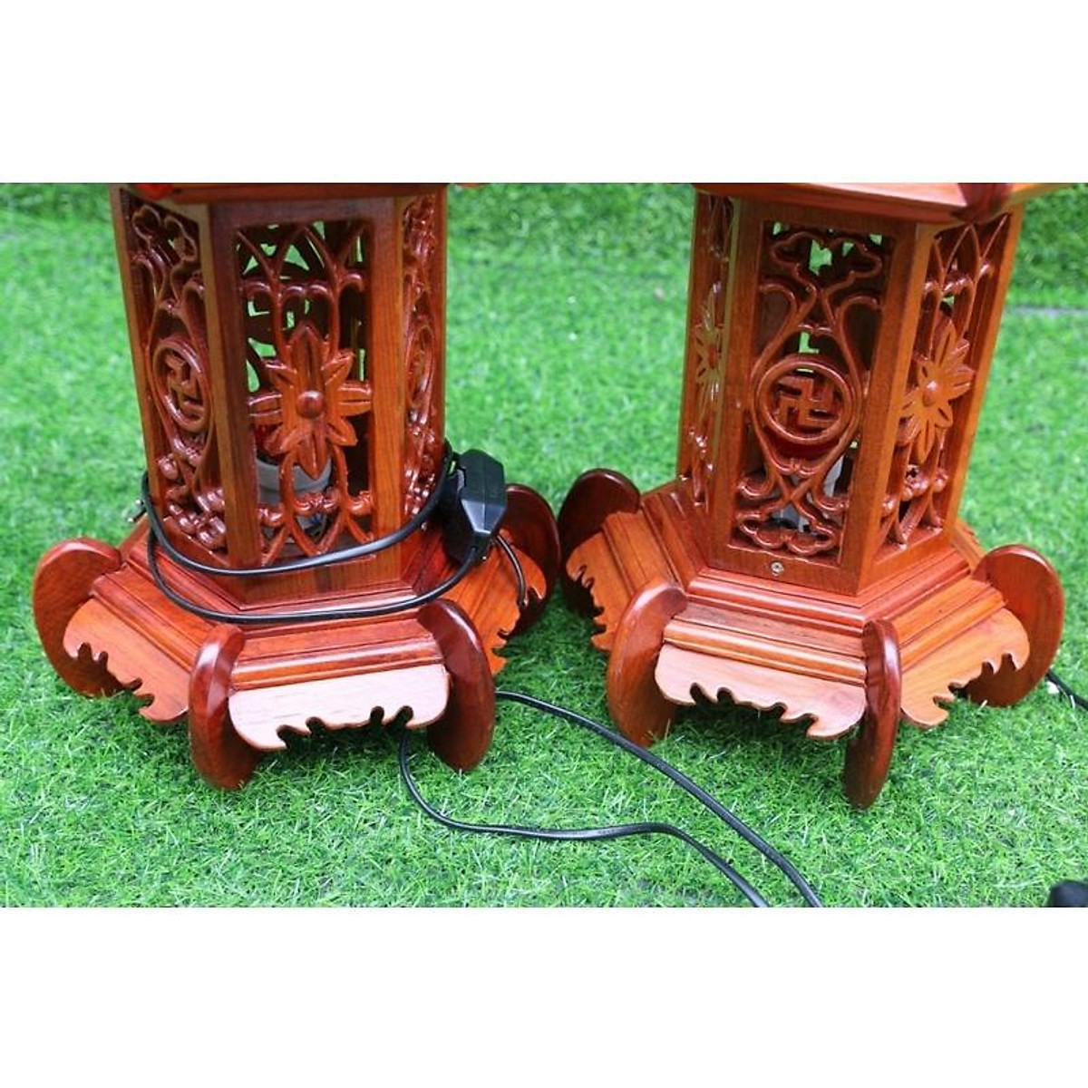 Cặp đèn thờ lục giác gỗ hương cao 41cm