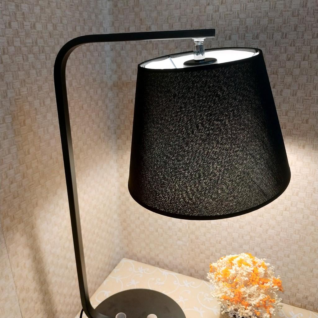 Đèn ngủ để bàn trang điểm cao cấp DB9005 - Tặng kèm Bóng LED cao cấp