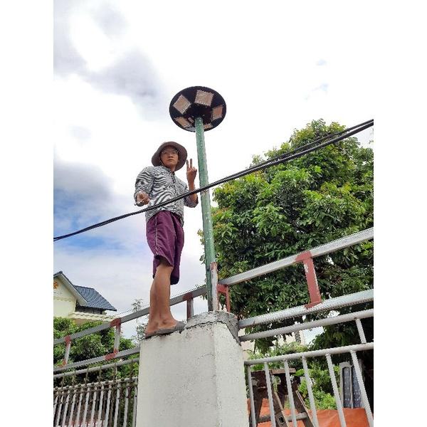 Đèn năng lượng mặt trời UFO 250