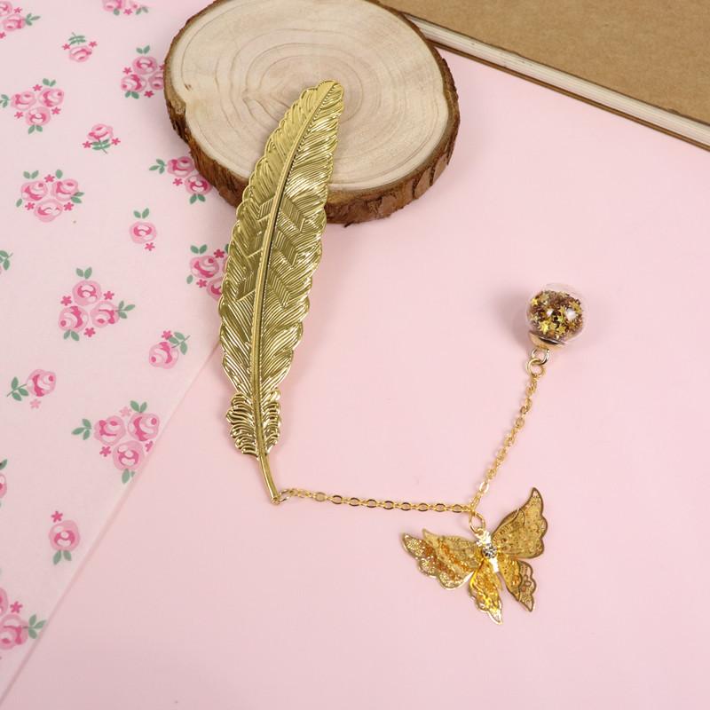 Bộ 3 thẻ đánh dấu bằng lông vũ bằng kim loại với Mặt dây chuyền hình con bướm và hạt thủy tinh 3D