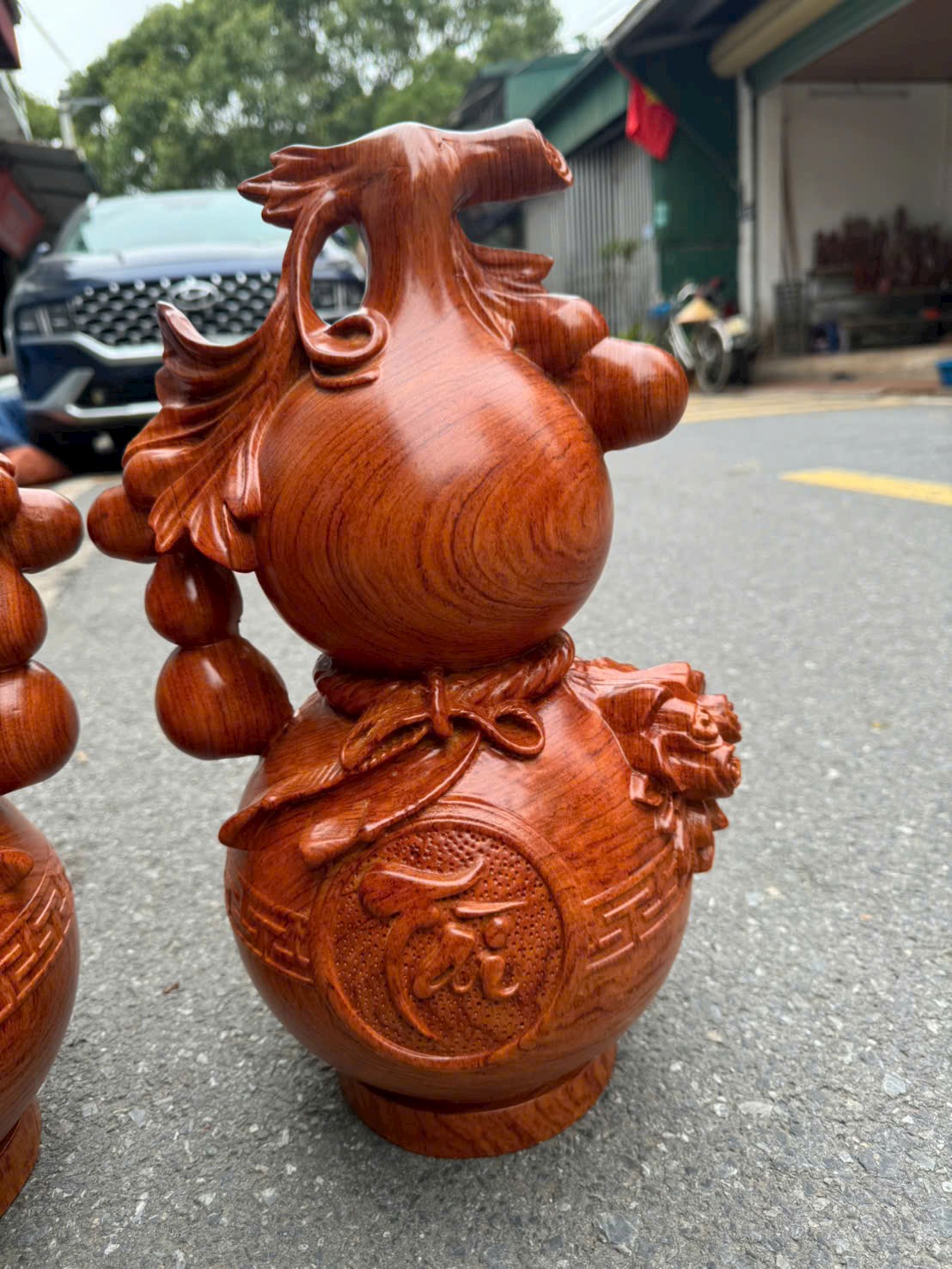 Cặp hồ lô phong thủy cầu tài lộc bằng gỗ hương đá  cao 45x30x25cm