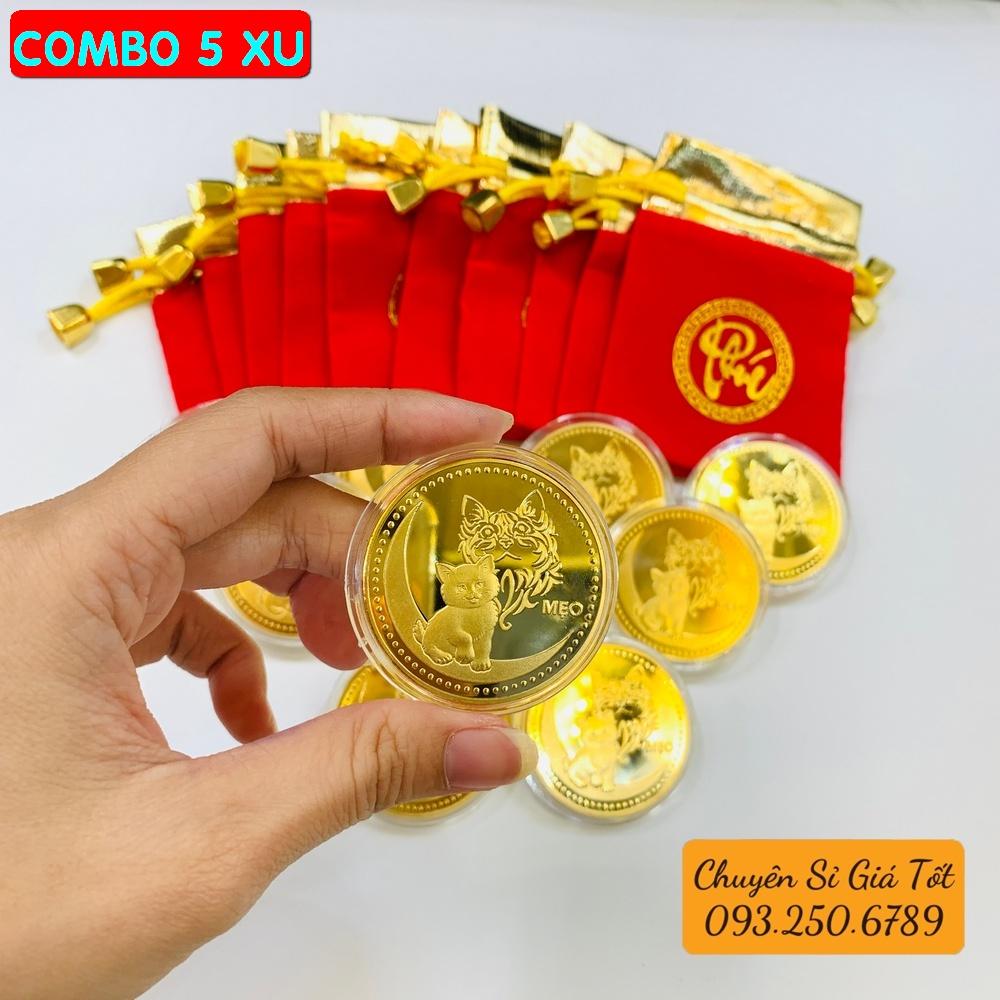 Sét 5 Đồng Xu Hình Con Mèo bằng kim loại màu vàng chữ lộc , tặng kèm túi nhung đỏ PHÚC lì xì Tết - NELI - RƯỚC LỘC XUÂN