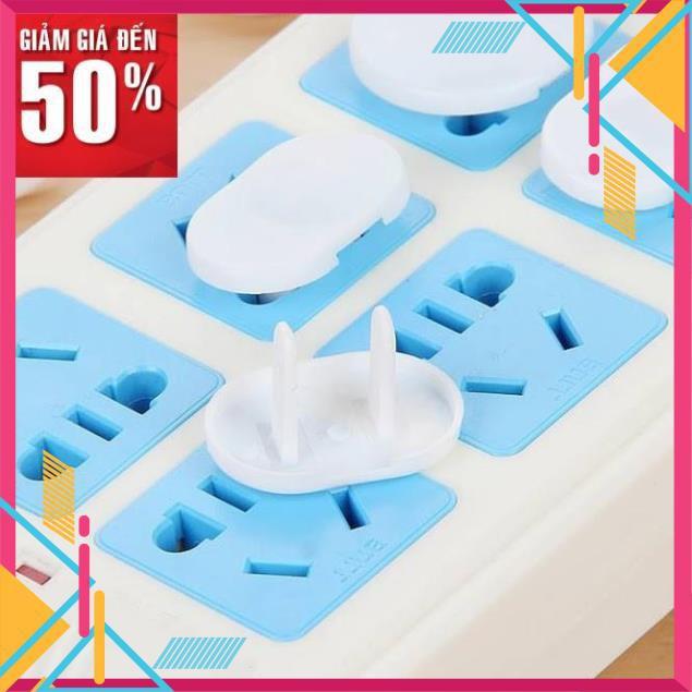 Nút bịt ổ điện nắp cắm 2 chân, 3 chân lộn xộn chống giật an toàn cho bé trẻ em