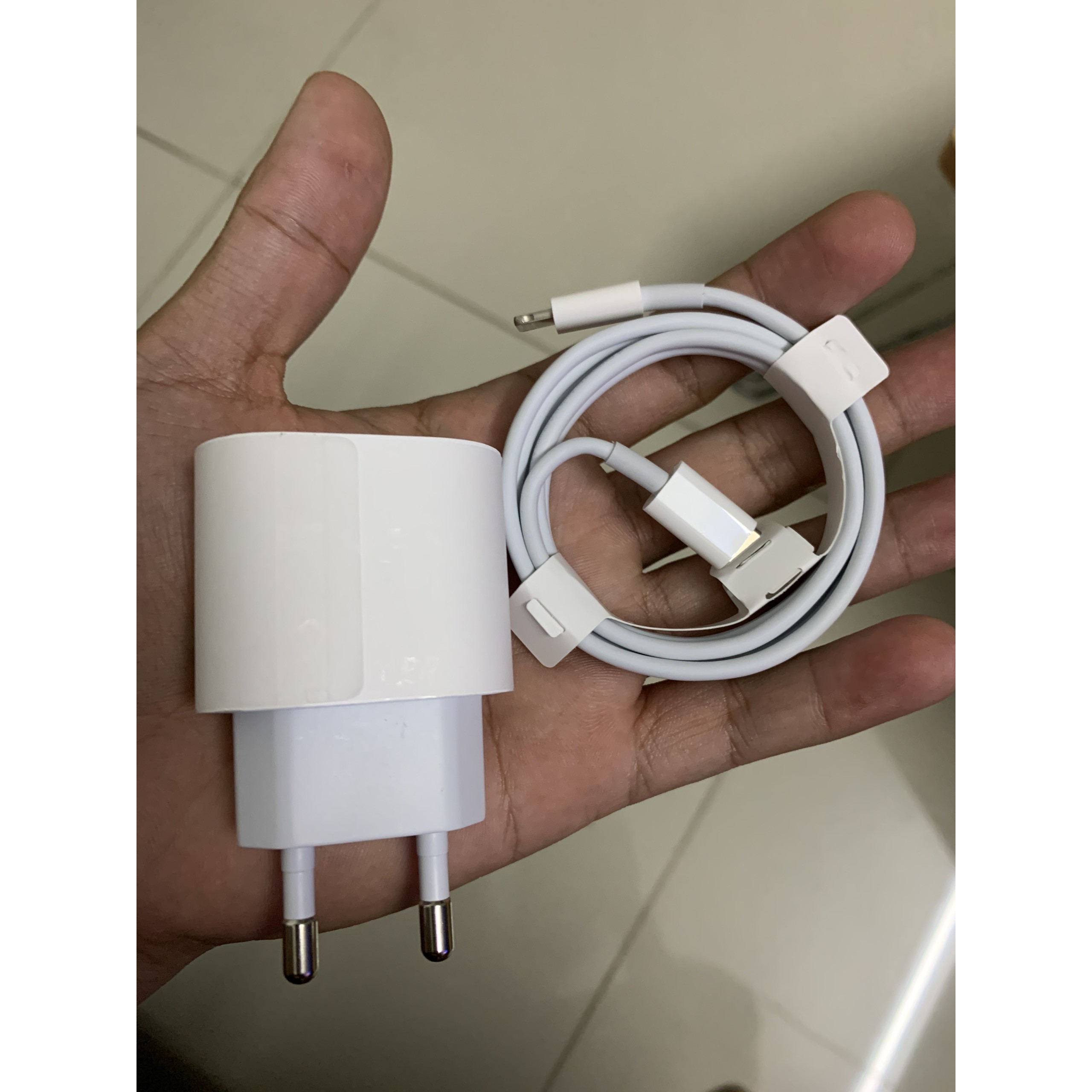 Adapter Củ sạc nhanh Iphone 18W + cáp  dữ liệu Type  C to lightning ( Tặng kèm chọt sim inox)  dùng cho Iphone  8, X,XS,XSmax,11,11 Promax, IPad Pro kiểu chân tròn hàn Quốc tặng que chọt sim (Kèm ảnh thật)