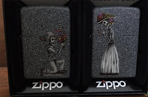 Bật Lửa Zippo 28987 - Bật Lửa Zippo Day Of The Dead Skulls Iron Stone