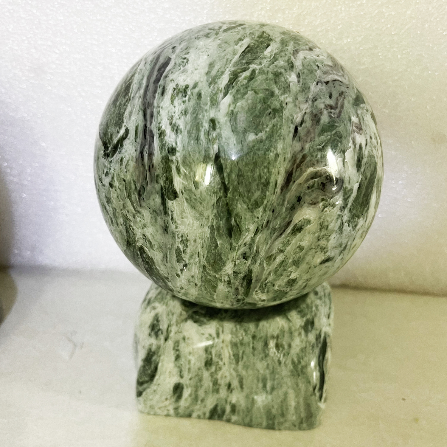 Cầu bi phong thủy xanh đường kính 12 cm đến 13 cm