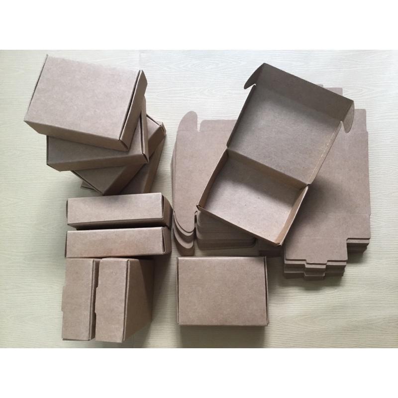 Hộp giấy màu nâu  đựng sản phẩm Handmade