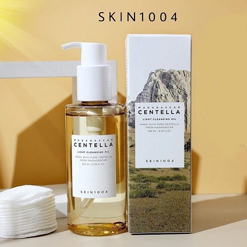 Dầu Tẩy Trang Làm Sạch Sâu, Dịu Nhẹ Chiết Xuất Rau Má Skin1004 Madagascar Centella Light Cleansing Oil 200ml