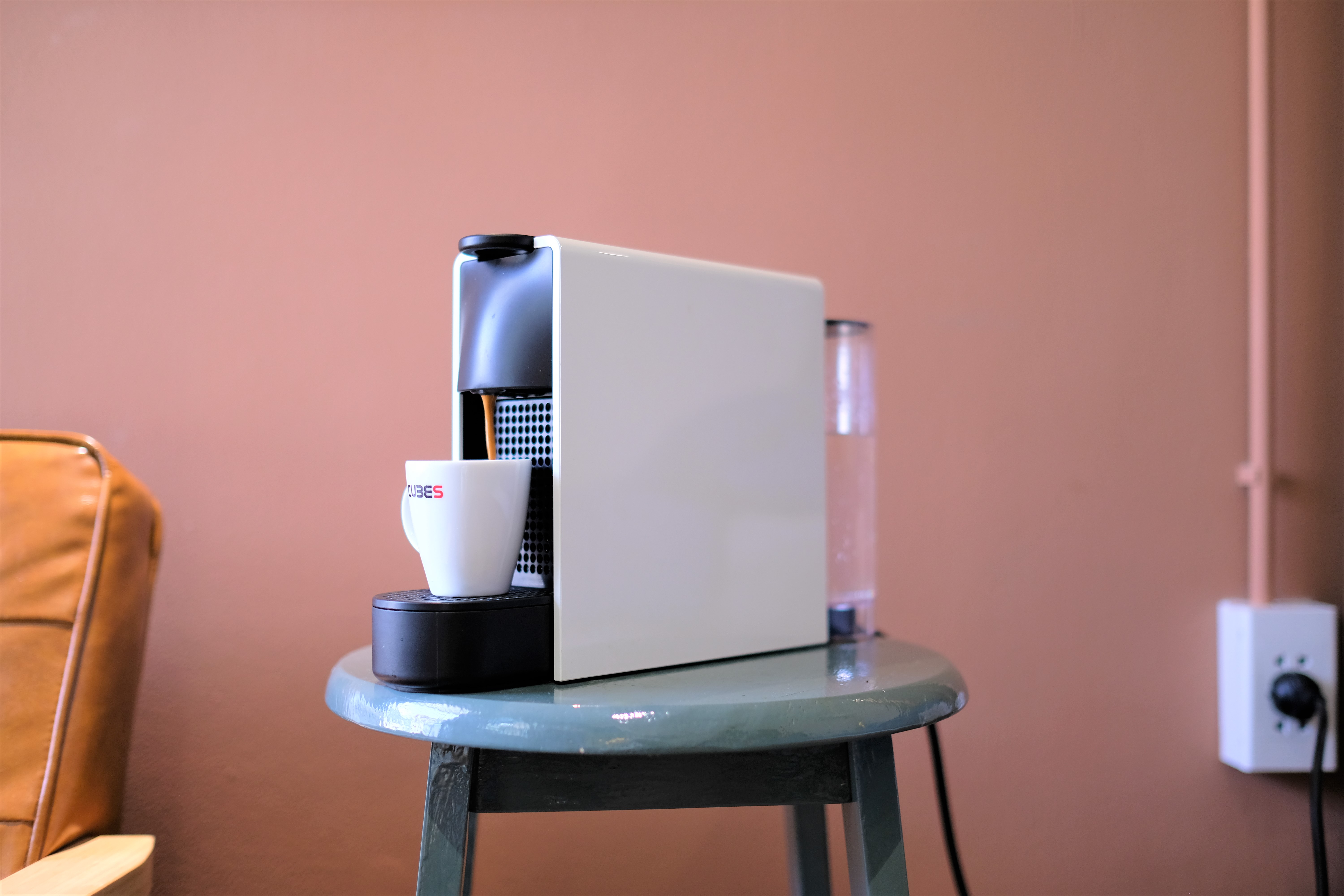 Máy pha cà phê Nespresso Essenza Mini