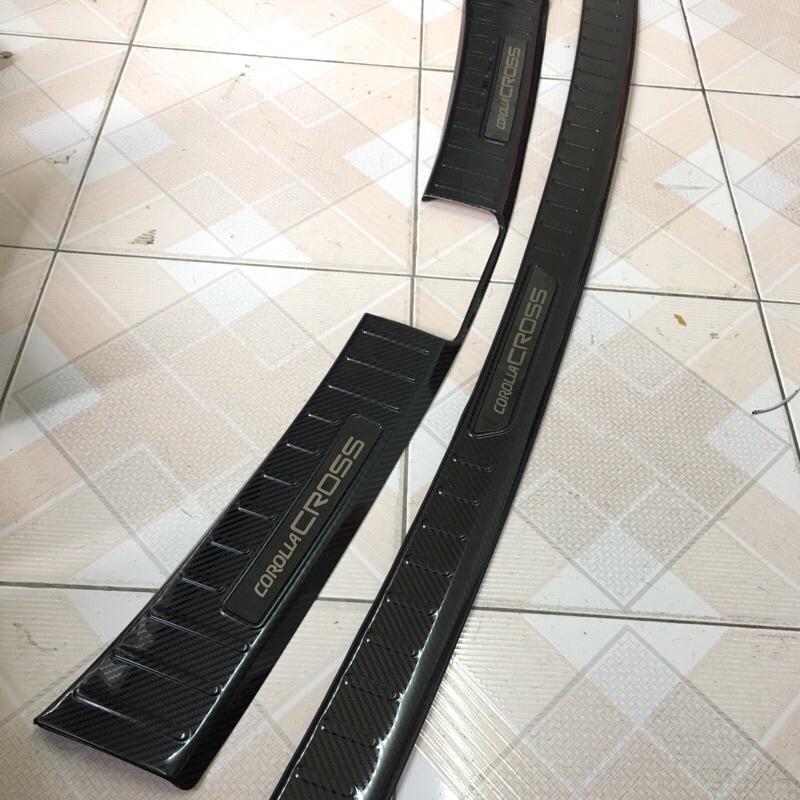 Bộ ốp chống trầy cốp trong, ngoài xe Toyota Cross 2020-2023 carbon cao cấp