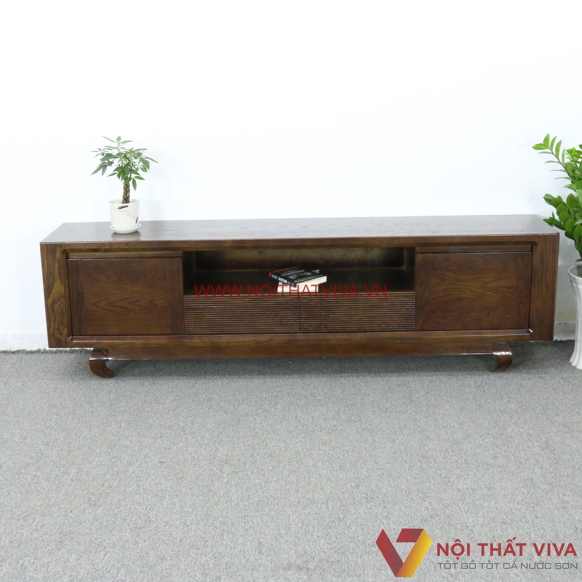Kệ Tivi Gỗ Sồi Nga Màu Óc Chó Chân Xoắn Mẫu Mới Đẹp