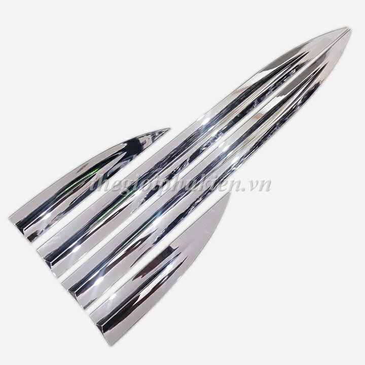 Bộ ốp sườn, nẹp sườn Mitsubishi Outlander mạ Crom cao cấp