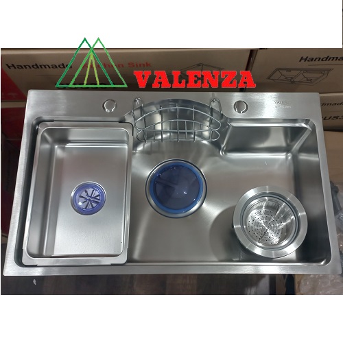 Combo chậu rửa chén bát 1 hố lớn Valenza dạng ĐÚC dày 3,5 li kiểu dáng Hàn Quốc inox 304 100% kèm vòi rửa bát rút dây Valenza sus304, bộ xả to ngăn mùi, khay inox kín-TẶNG BÌNH NƯỚC RỬA CHÉN